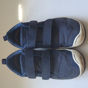 Plae Navy Blue Lucien boys shoes size 2.5